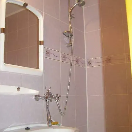 Comfortable Apartments In Centre With 3 Bedrooms Rivne Exterior photo